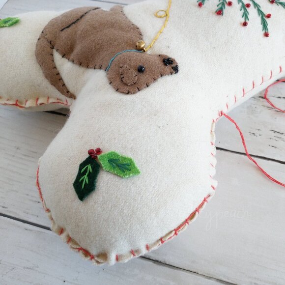 Sturbridge Yankee Holiday Dog Bone Pillow Vintage Christmas Wall Hanging Fabric - Picture 6 of 11